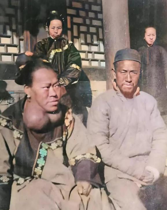 历史老照片：
清朝末年，一张“