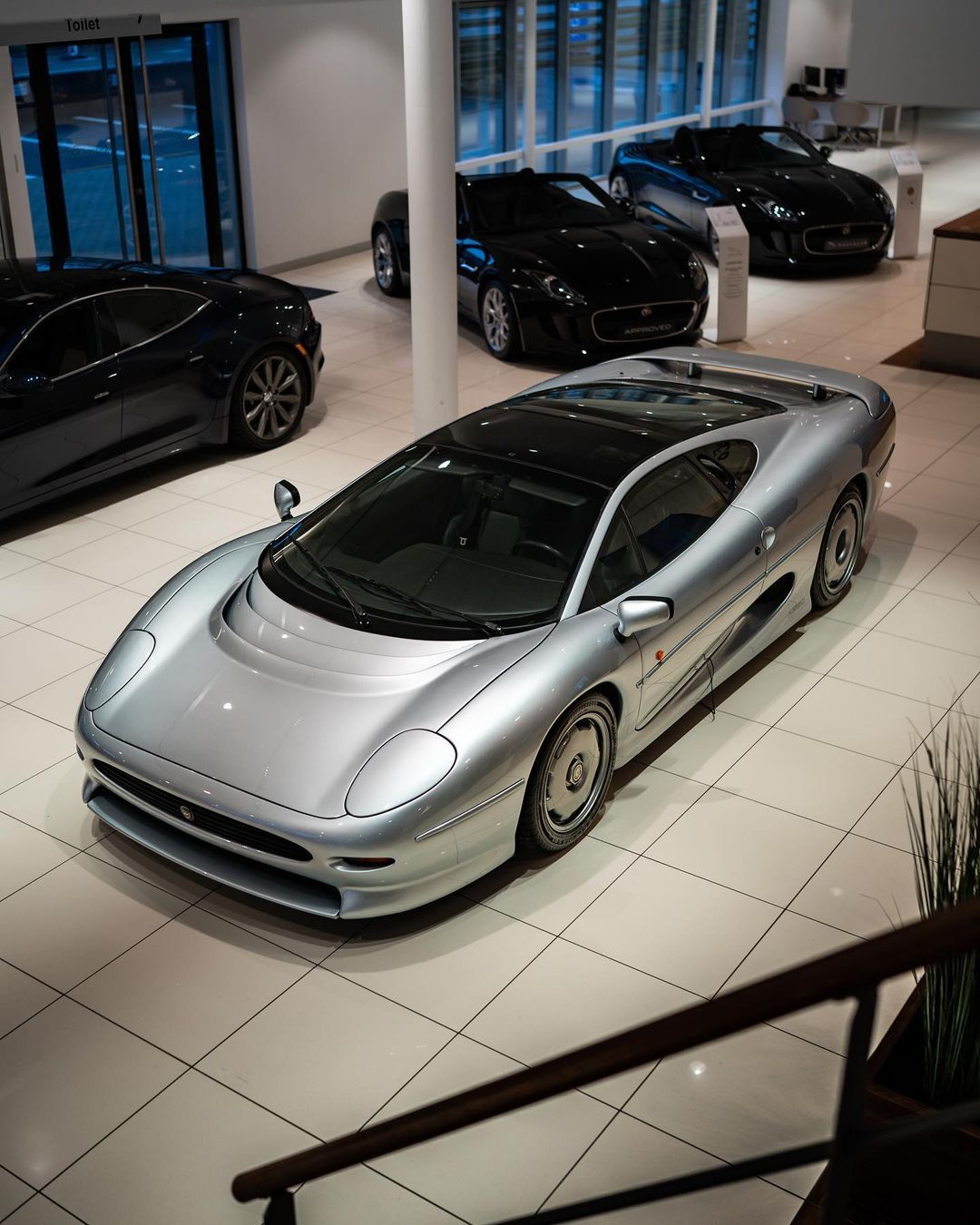 🚐｜Jaguar XJ220 • '1 of 275' @⏱｜1992-199