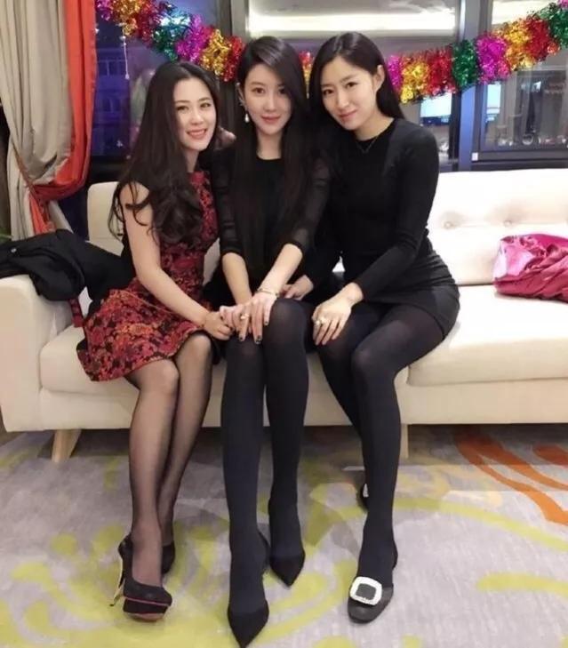    一位16岁的女孩将壮阳药当做父亲节的礼物送给父亲。父母在接到礼物时勃然大怒