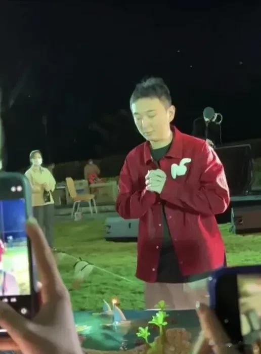 我就不明白了，作为超级富二代的