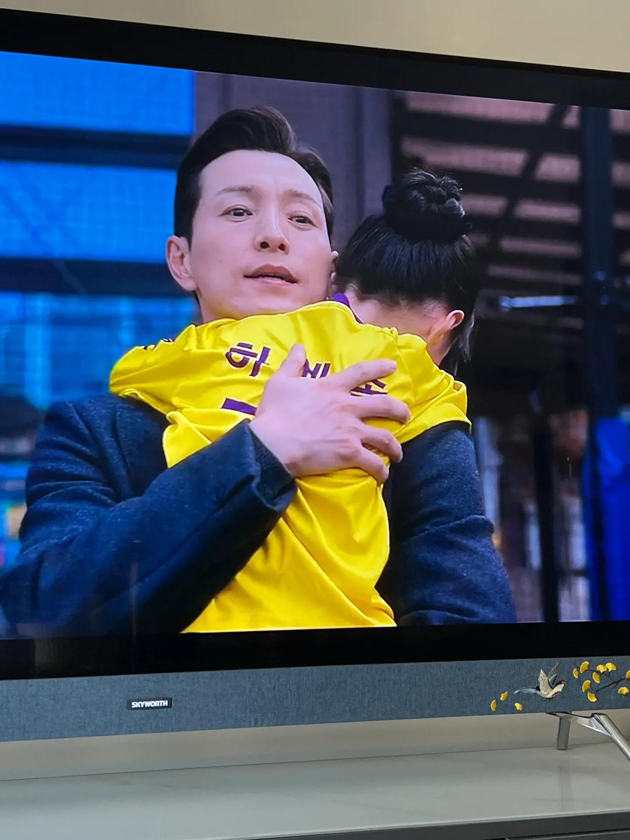 为什么明明不是他亲生女儿，他还那么疼，他都知道是别人的孩子为什么还是这么喜欢
