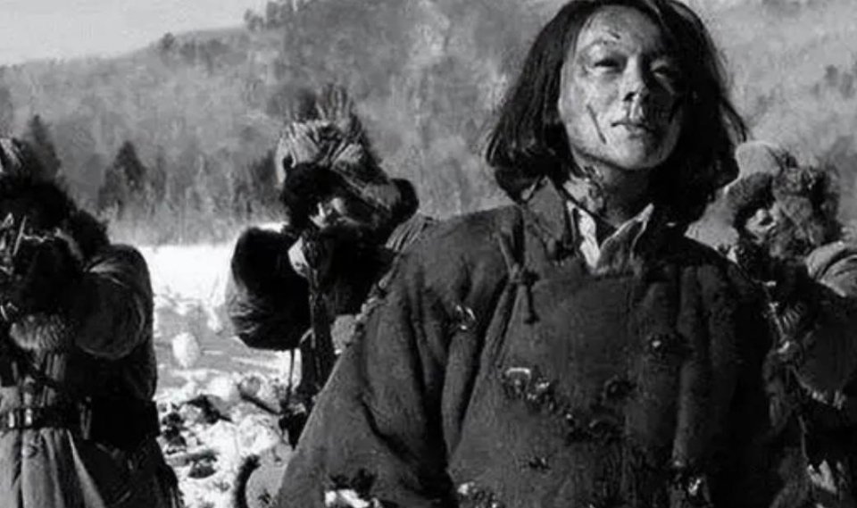 #历史那些事[超话]#“别喊，不然我杀了你。”1939年，日军强行占领海南岛。侵