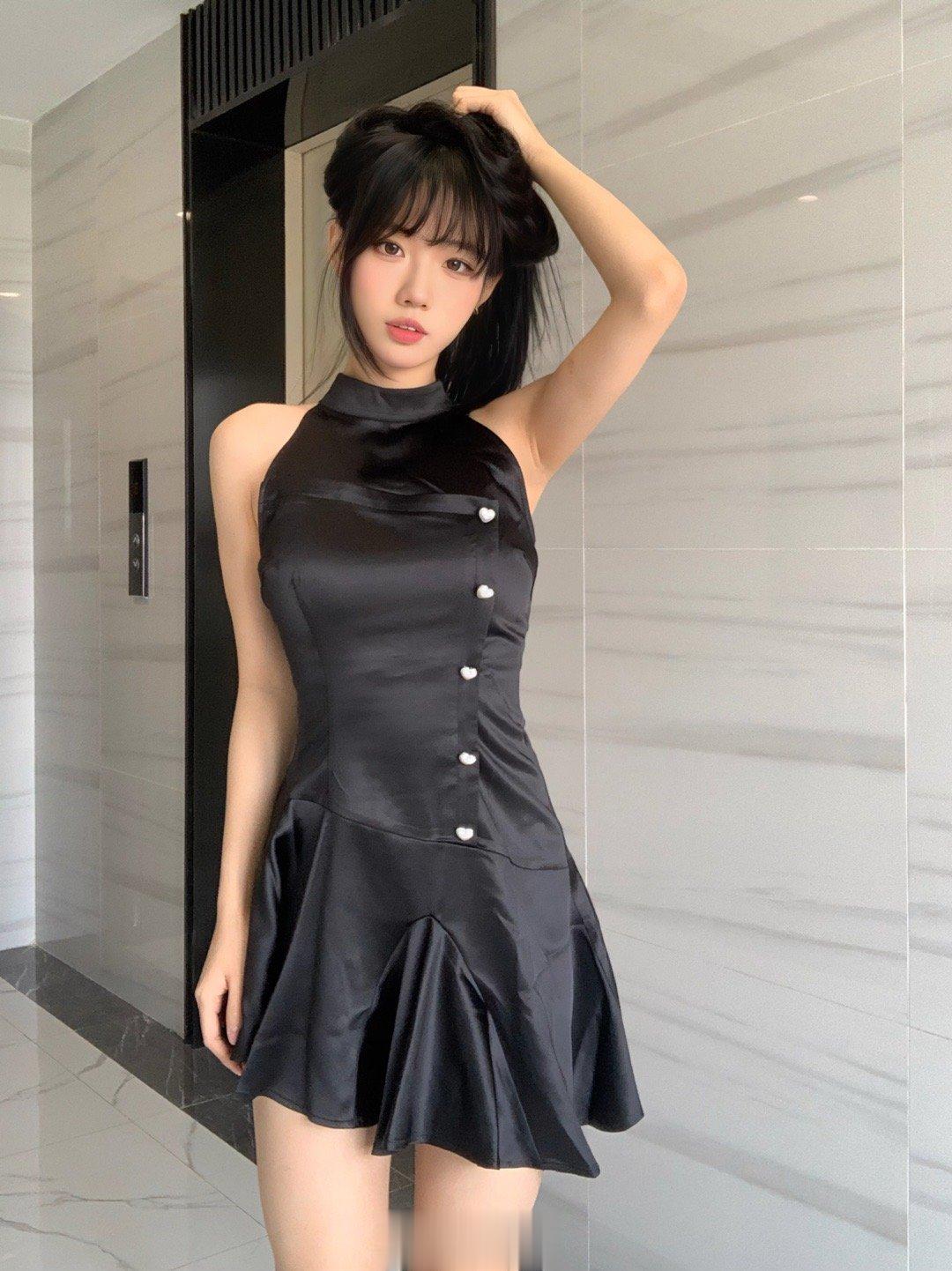 还是黑色高级 ​​​