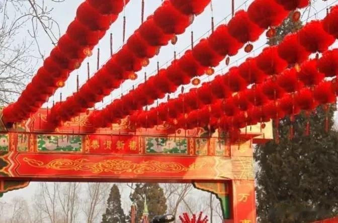 
疫情发生之前，北京每年在春节期间，都要举办庙会。
而我有很多年，都是庙会上的摊