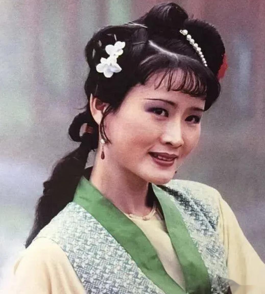 现在的家长，一提自己家孩子，就是“我们家小爷”、“我们家少爷”。《红楼梦》里贾母