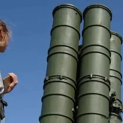 S400凯旋防控导弹。