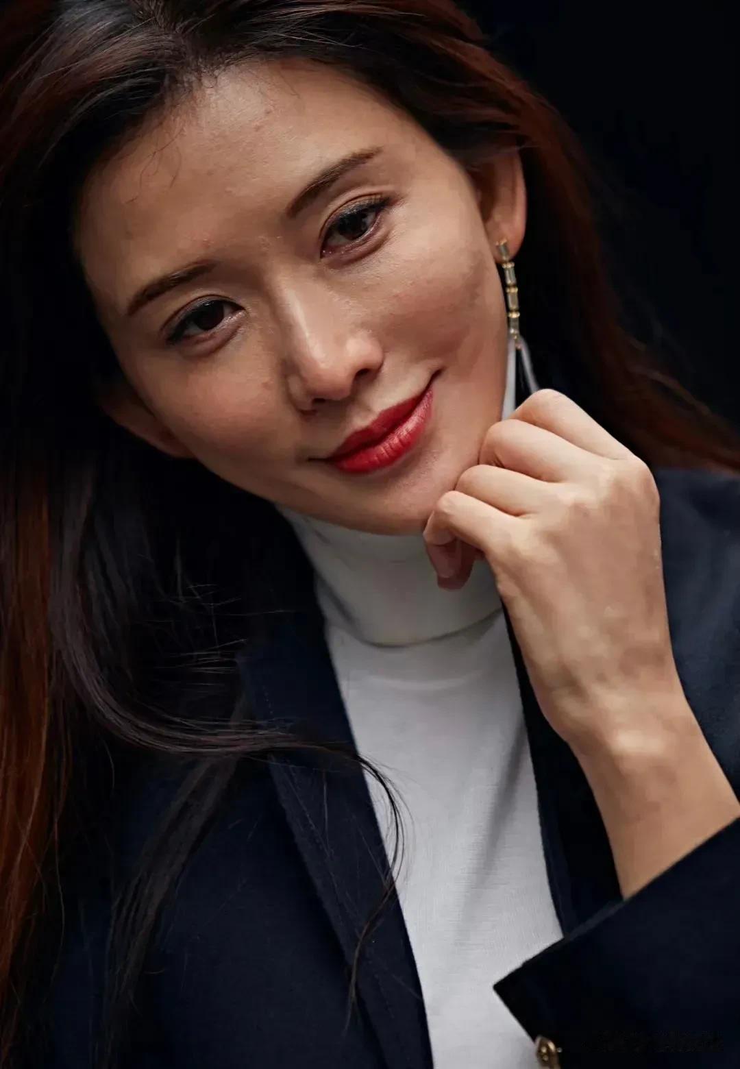 不得不说，林志玲姐姐真不愧是台湾第一美女，就算是无修生图，那张精致到极致的脸，也