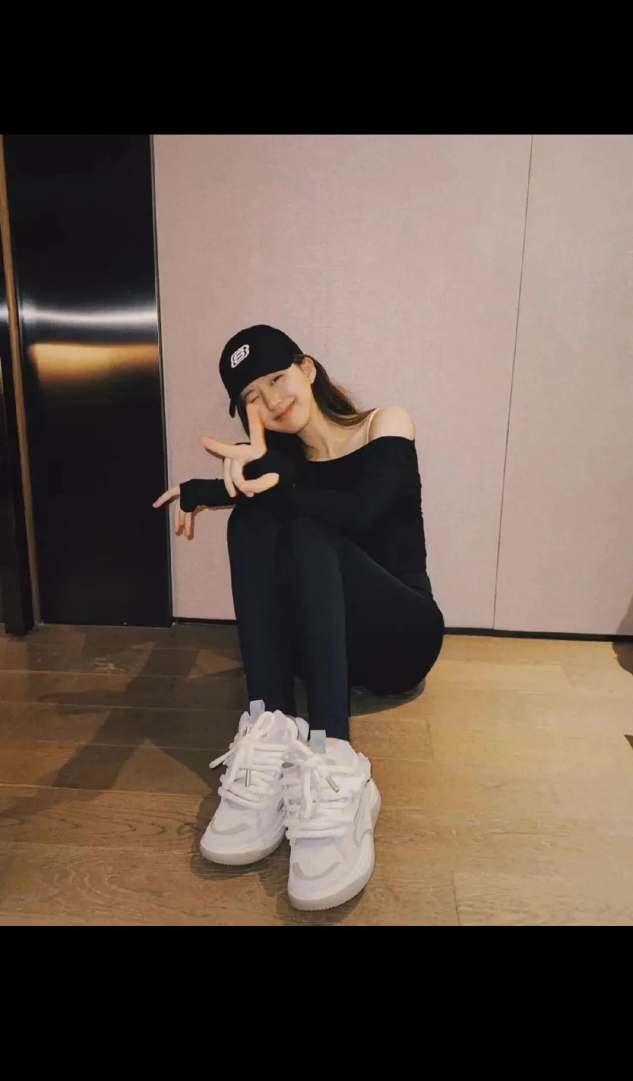 赵露思私服穿搭分享👇
小个子