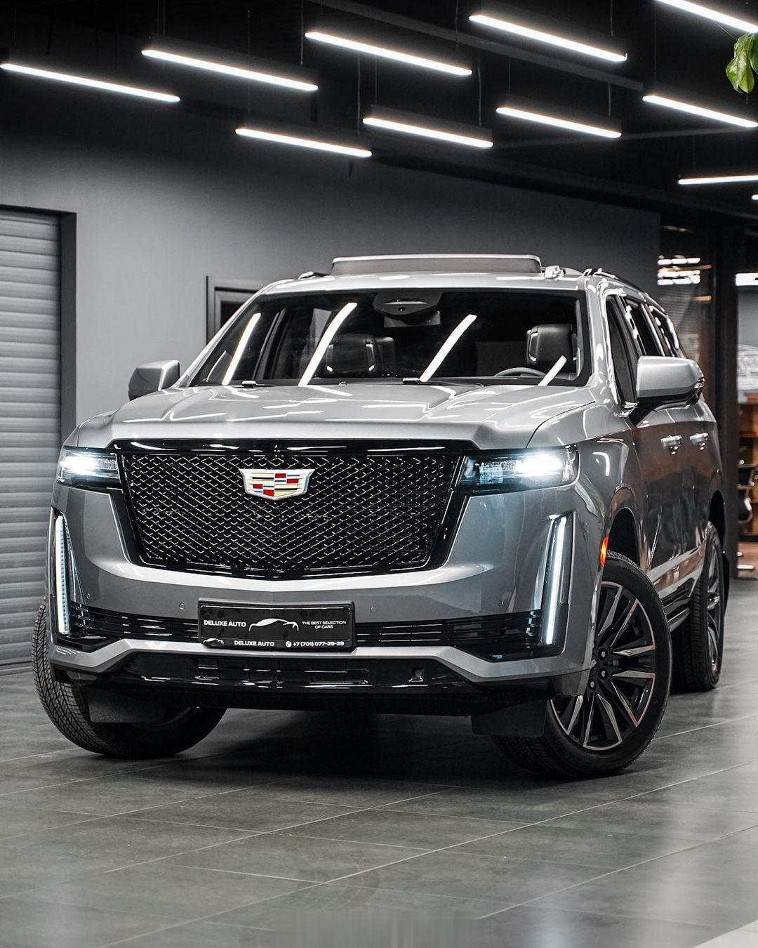 Cadillac Escalade Sport Platinum 6.2 V8凯