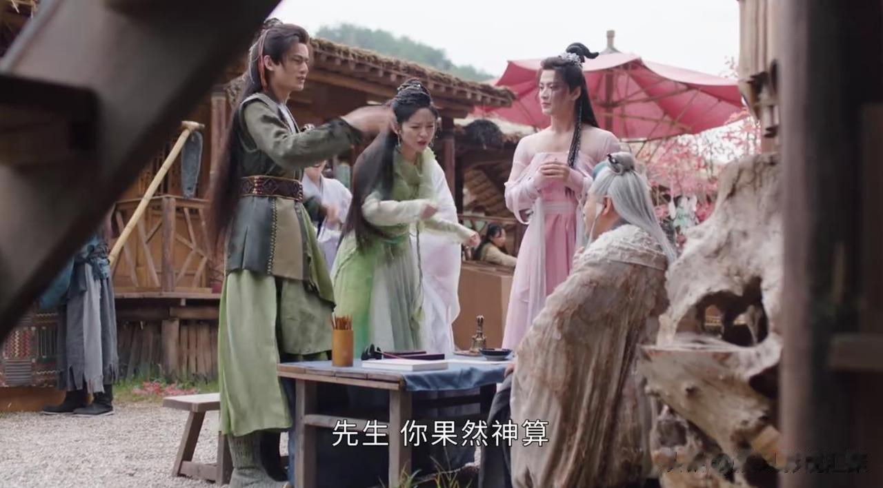 《星落凝成糖》堂堂的兽界少主，居然也有一颗女装的心？帝岚绝这个粉色的女装，真是拼