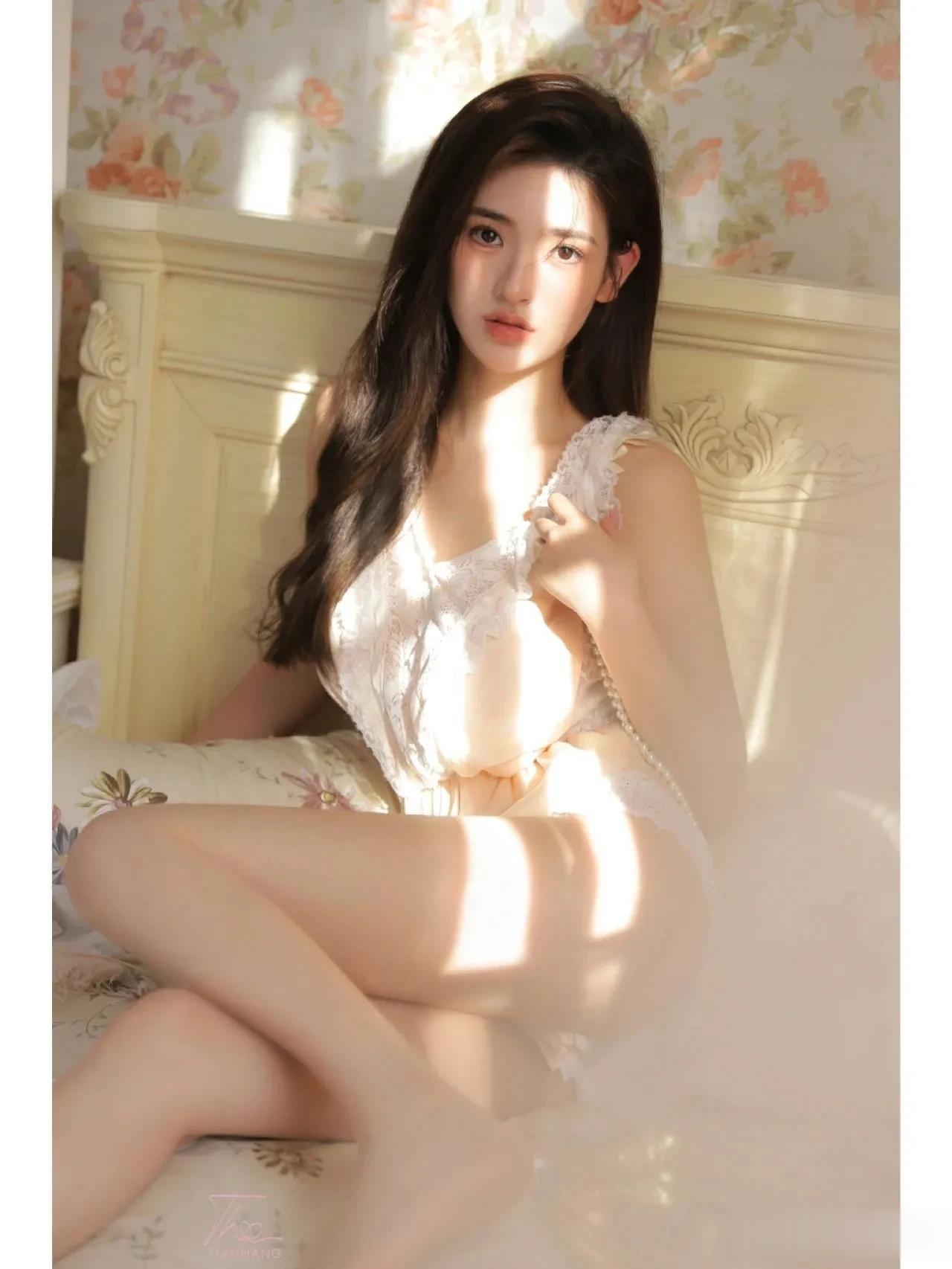 我抬眼看你的一瞬间 你也会为我心动嘛💗 