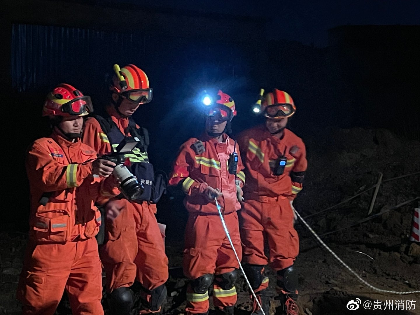 “别慌，月亮也正在某处迷茫”