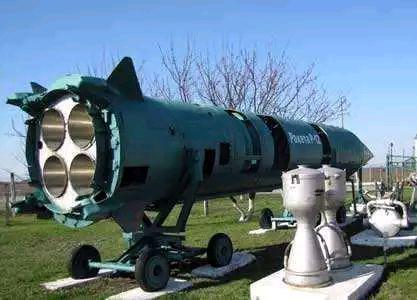 #历史那些事[超话]#1991年，苏联解体后，苏联的核武分散在俄罗斯、白俄罗斯、