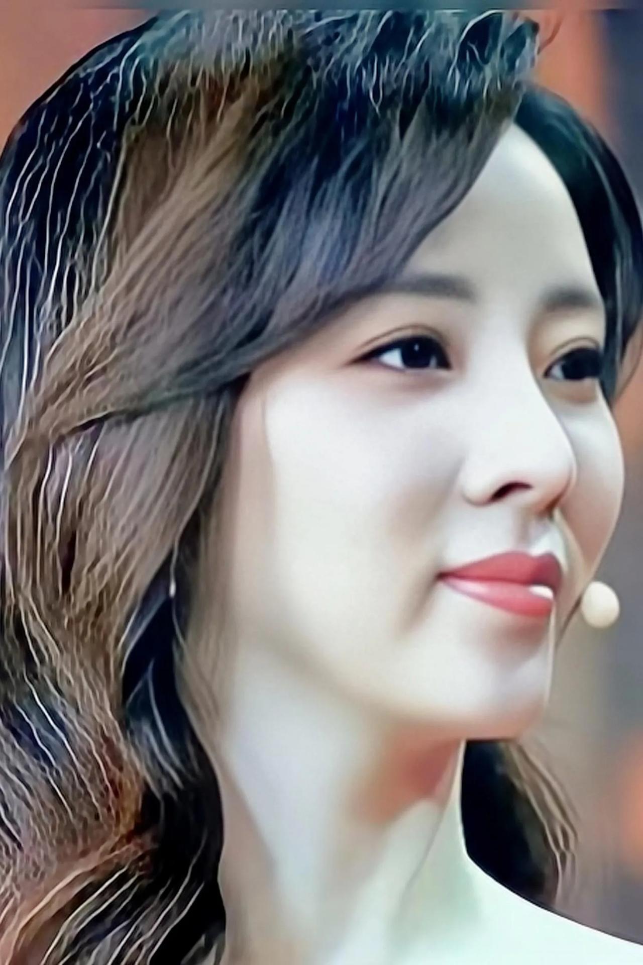  学霸，多才多艺的主持人！四位清华北大学校毕业的明星之一[兔年大吉]李思思，19