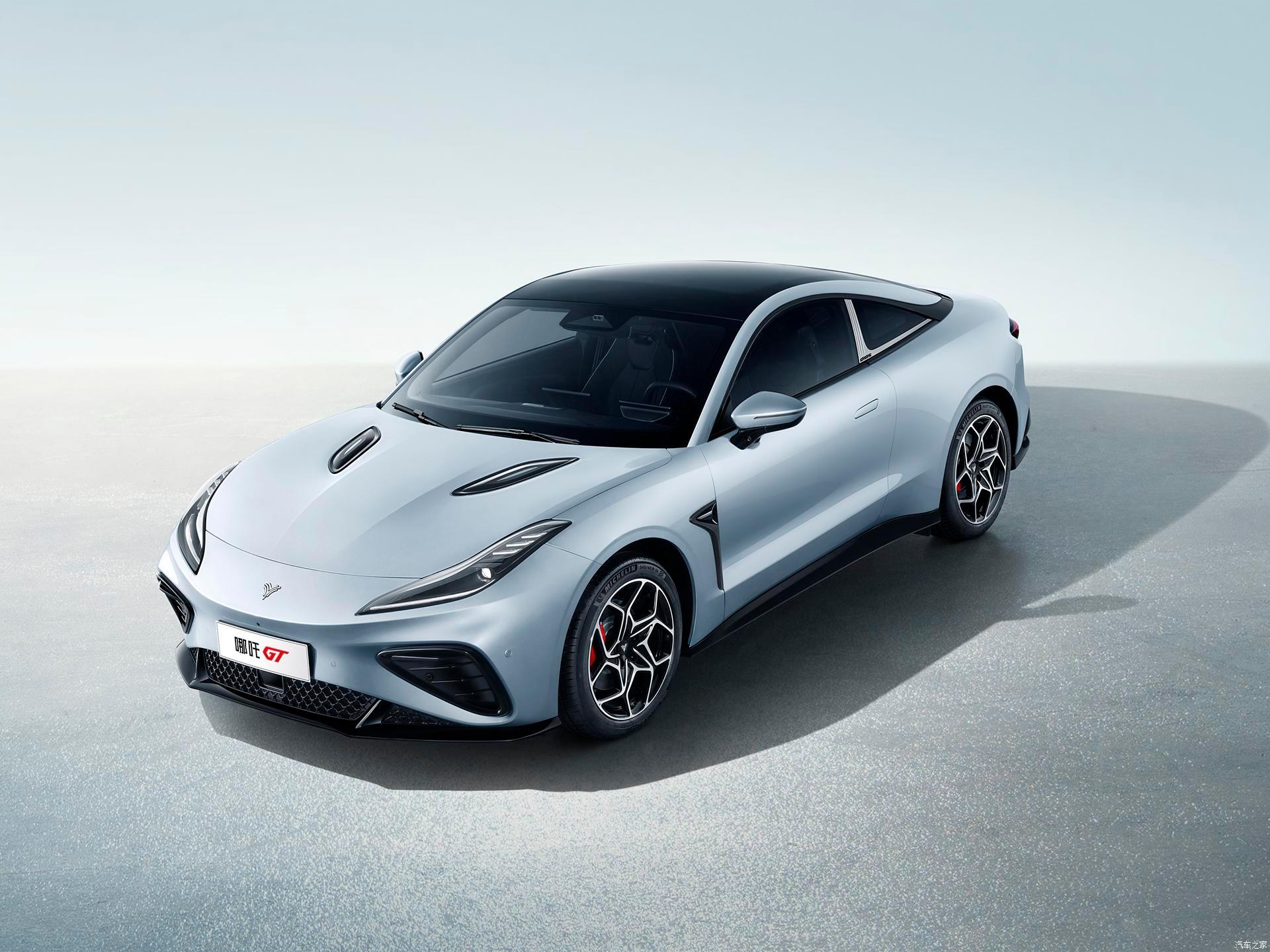 #汽车资讯# 【侧面好像M4 哪吒GT官图发布】 3月10日，哪吒汽车正式公布了