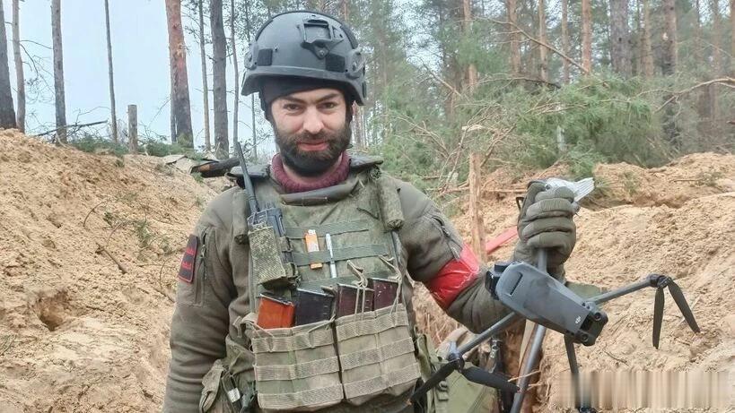 2月8日，卢甘斯克 人民警察部队指挥官伊戈尔·曼古舍夫去世。
2月4日，有消息称