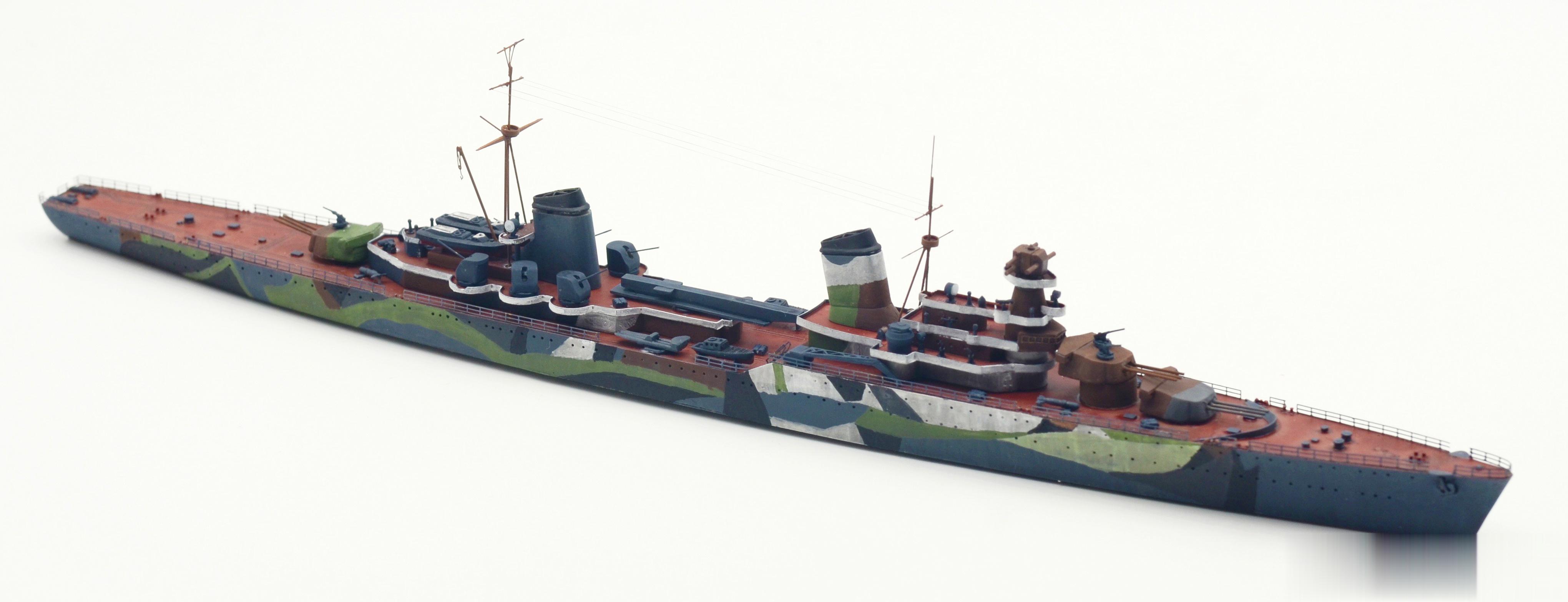  翻出了早年制作的1/700苏
