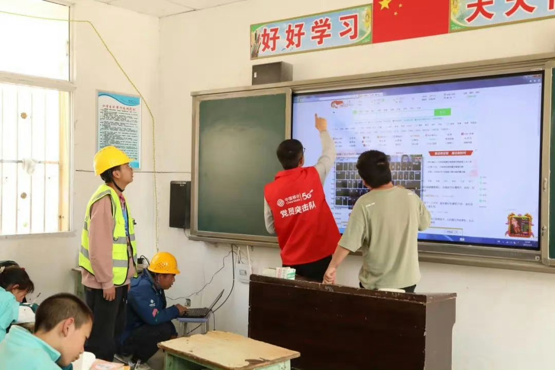 #做早饭时想# 人工智能，我当然相信中国会比美国强。今天说人工智能非常惊讶的，很