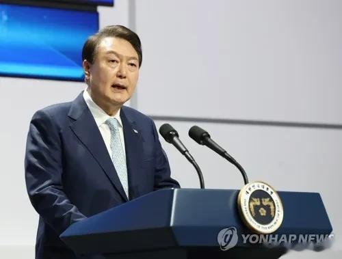 韩联社首尔4月5日电 韩国总统尹锡悦5日在原总统府青瓦台的迎宾馆主持召开第二次国