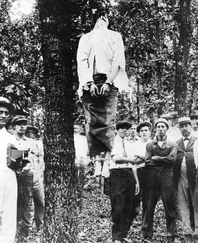 【人民的私刑与法庭的冤案】
1913 年一位名叫玛丽·法根的内个妇女在她工作的佐