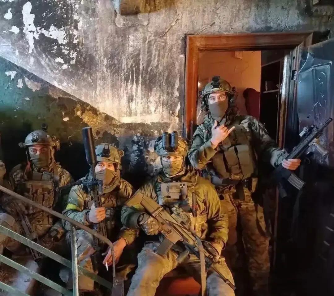 俄乌冲突最新消息！3500名英国受训士兵返回乌克兰，并被部署到扎波罗热地区。这意
