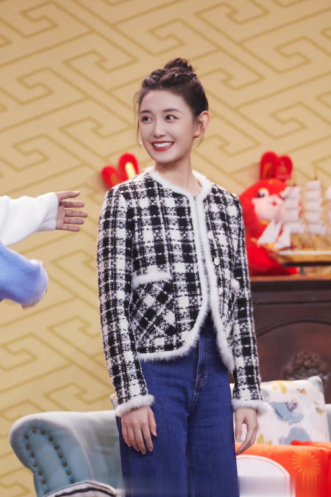 #蒋依依过年也躲不过相亲# 这