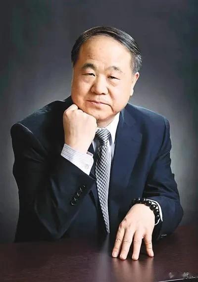 莫言：不看辉煌时谁敬的酒，只看落魄时剩下的友！
      不看辉煌时，谁敬的酒