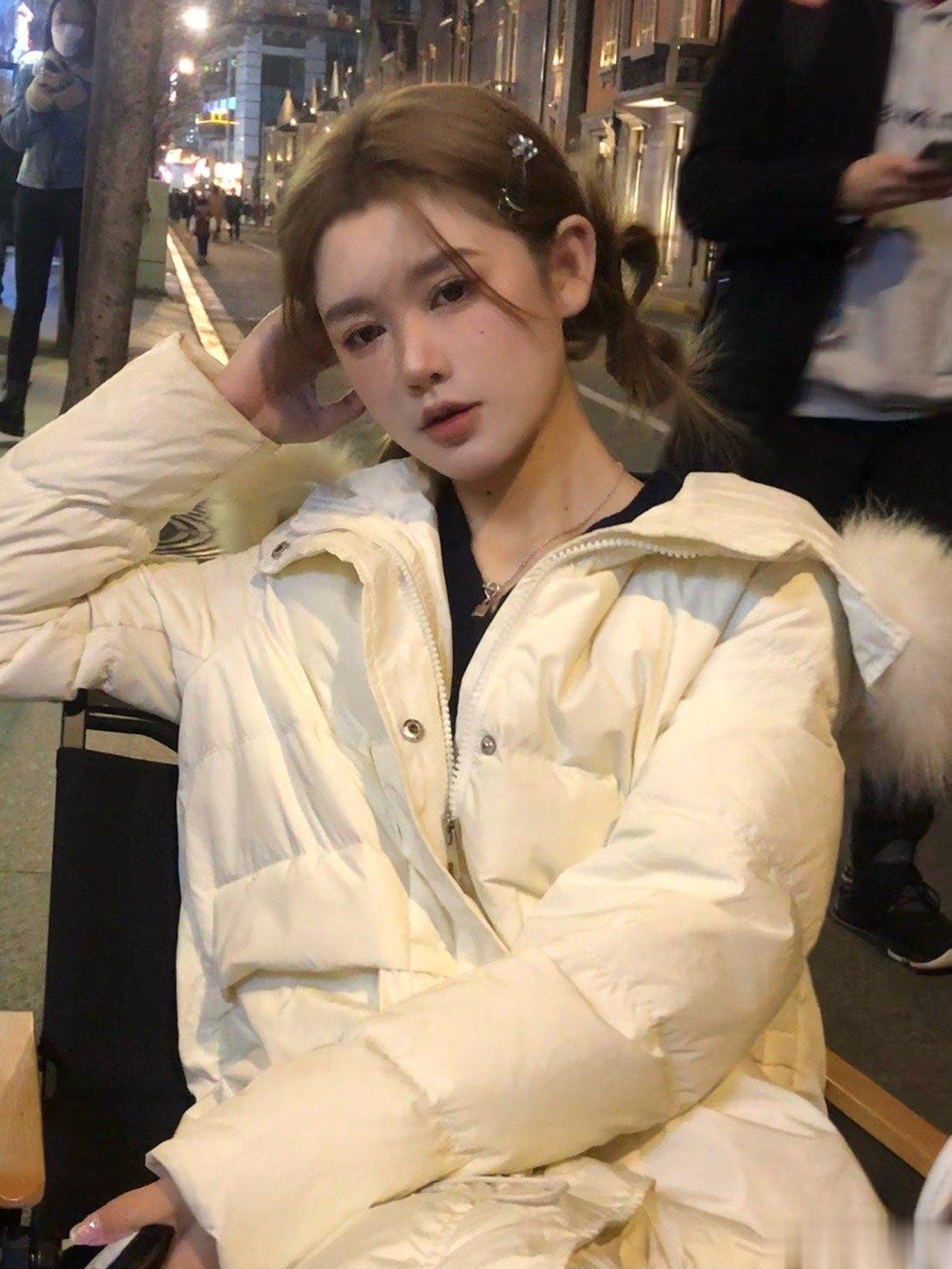 笑和不笑完全两个人 ​​​<p