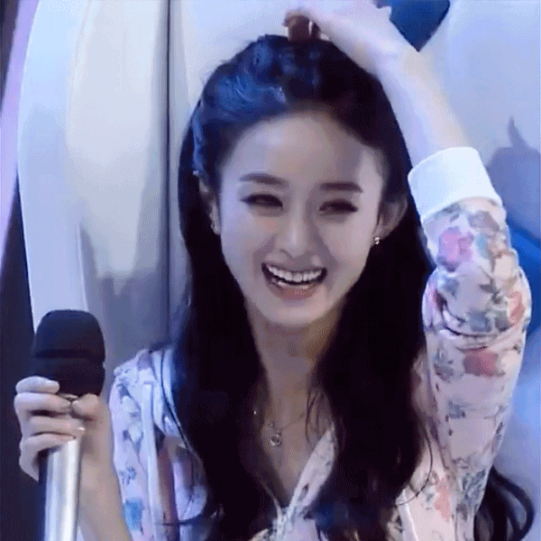 也就以前不流行甜妹吧，就赵丽颖这甜美，那得是甜妹天花板了，笑起来太治愈了！谁说她