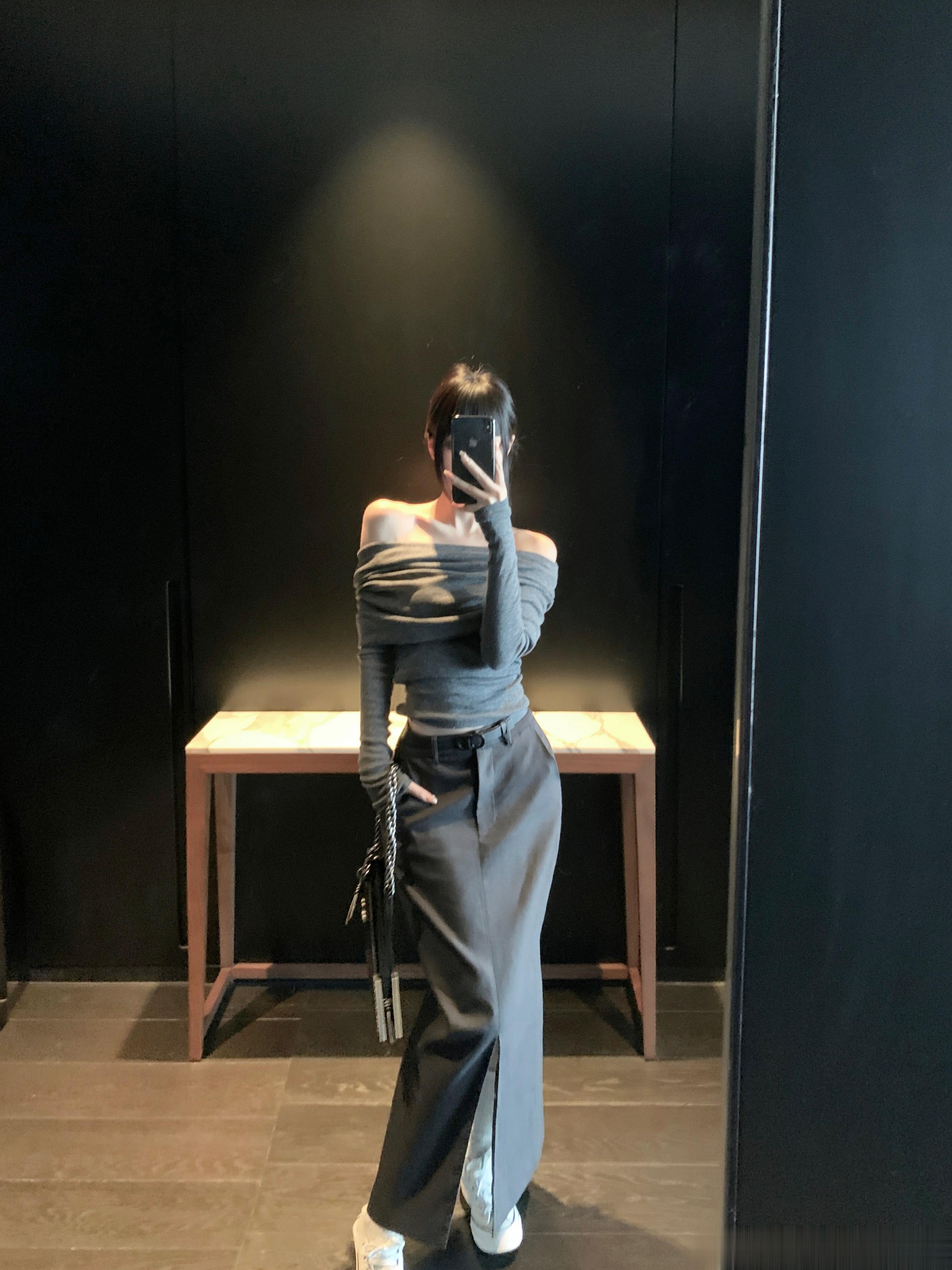 来啦来啦！明晚20:00 评论喜欢哪件送你呀[来] ​​​