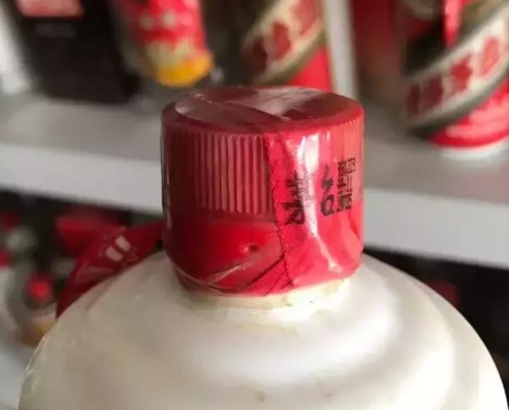 白酒储存越久越值钱？茅台车间主任：这2类酒就算放30年，分文不值。
大家都知道“