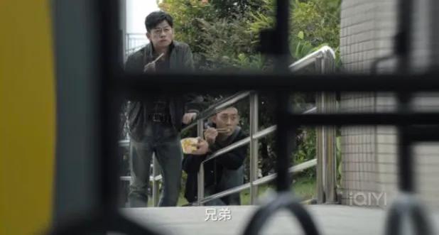 看完《狂飙》26集和27集，最大的感觉就是，赵立冬你给编剧送钱了是吧，一台车，2