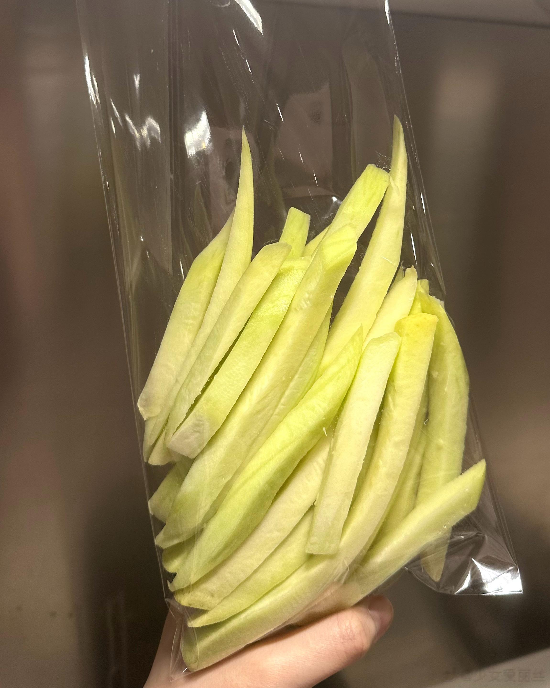 这个吃法谁发明的诶？？这搭配有点东西的[并不简单][并不简单][并不简单]青芒微