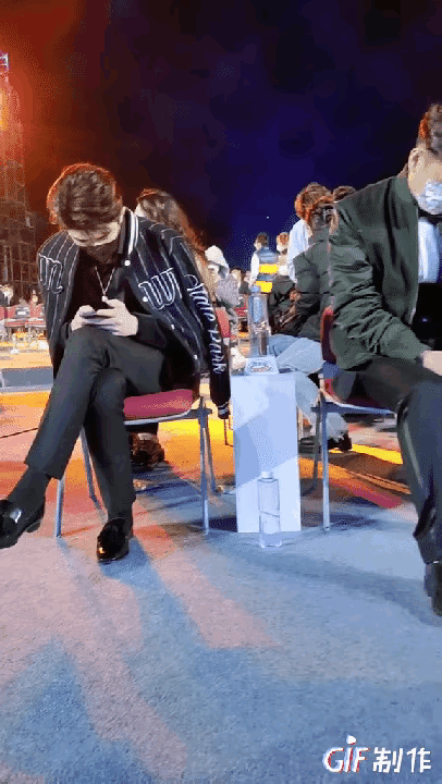 赵雅芝为什么能在演艺圈屹立不倒几十年，凭的就是那股职业素养！

这是海南岛国际电