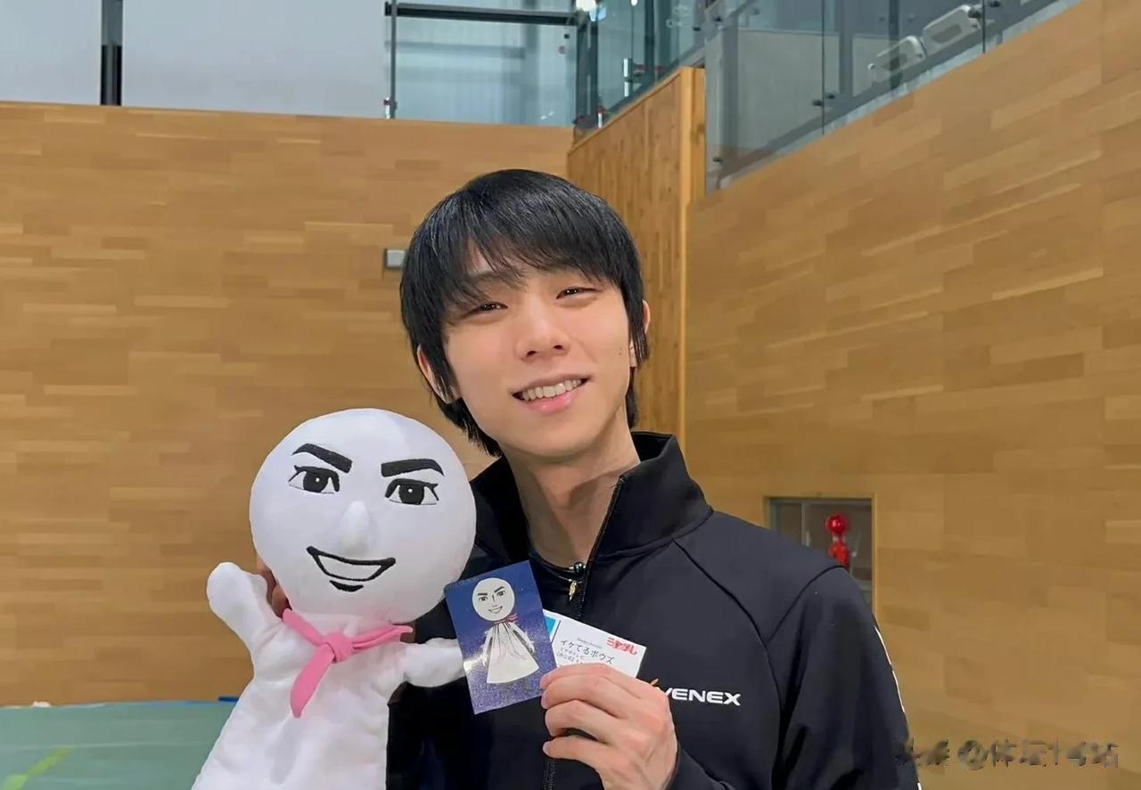 羽生结弦浅浅的微笑，你能跟他对视几秒？9张羽生微笑图你钟爱哪张呢
羽生少年的笑容