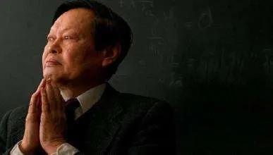 杨振宁的成就很伟大吗？首先，当年在杨振宁是否回国这个问题上，这是他个人的人生选择