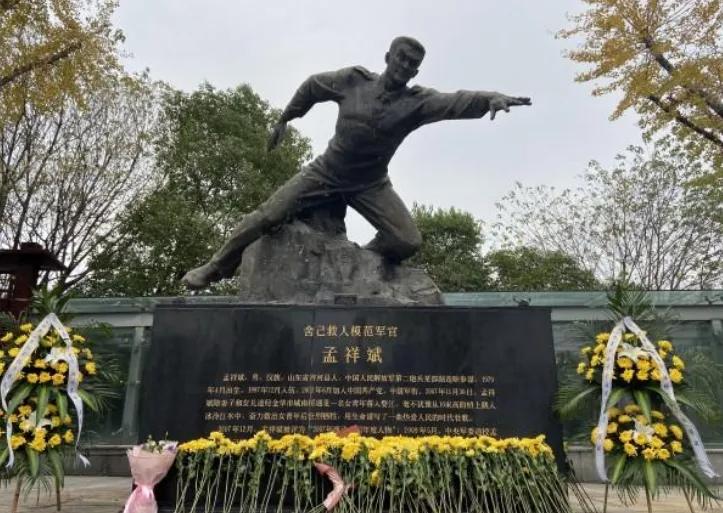 二○○七年十一月三十日，孟祥斌三个月没有休假，他很想念自己的妻子和女儿。孟祥斌的