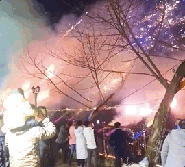 打脸转家：过年这场鞭炮烟火，好