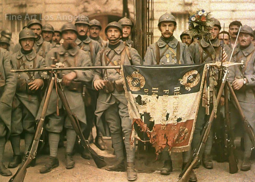 【一战中的巴黎第 114 法国步兵团】
这张照片拍摄于1917年，第一次世界大战