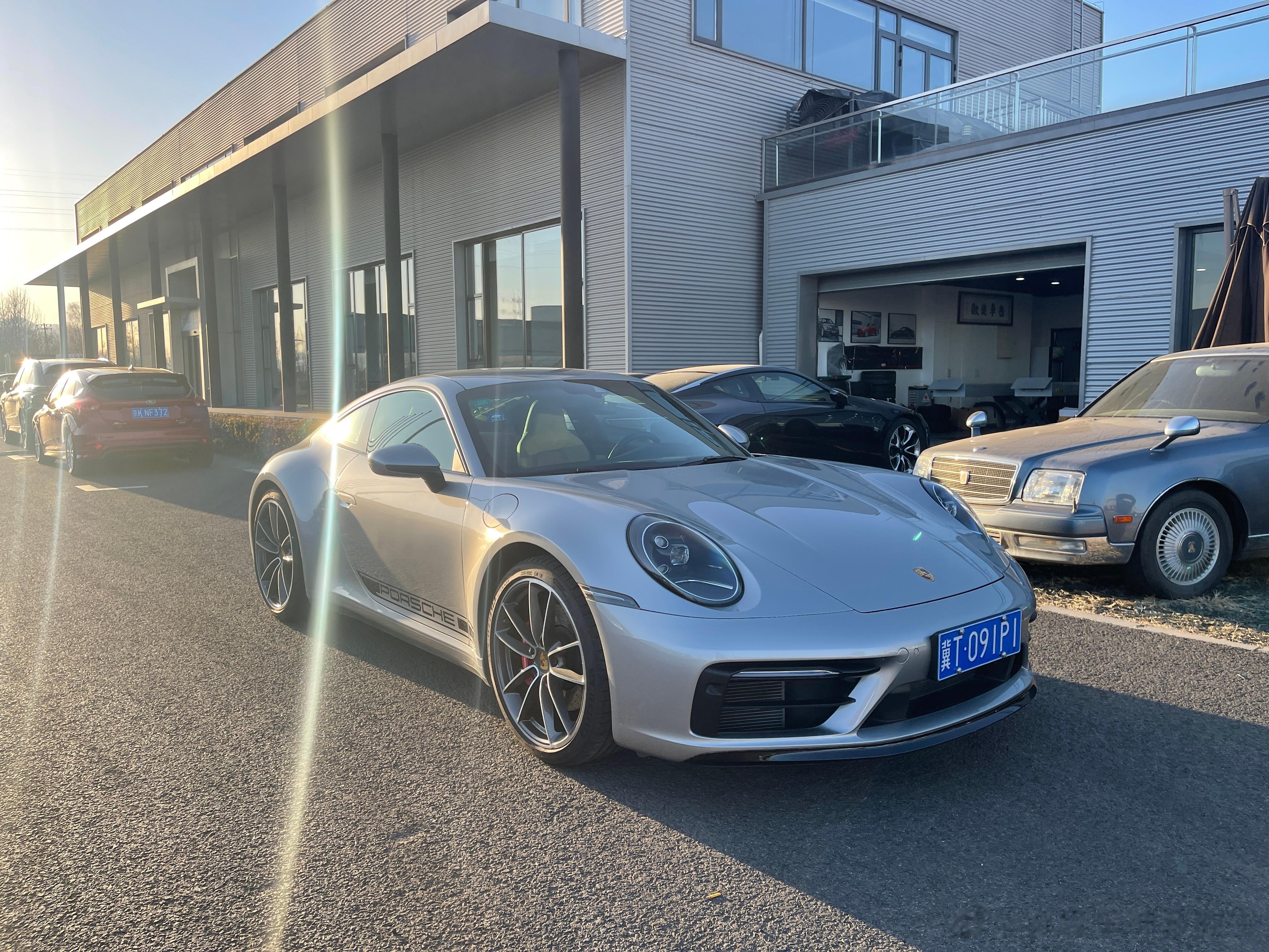 还记得我测试过的这台992S么，今天成交了，价格117W[允悲]现在992s的行