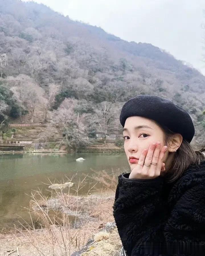 王净曹佑宁恋情？
王净和曹佑宁同时在社交平台分享在日本旅游的照片，而且两旅游的景
