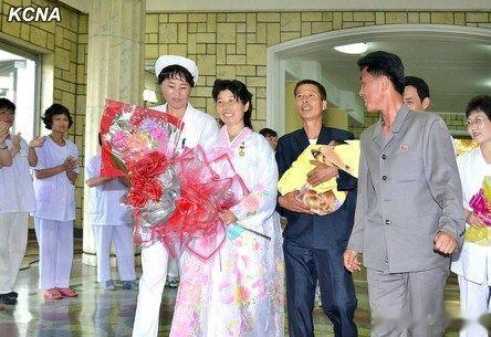 朝鲜妇女朴锦玉因生下十个孩子获劳动英雄称号
朴锦玉说，作为妇女多生和养好儿女是分