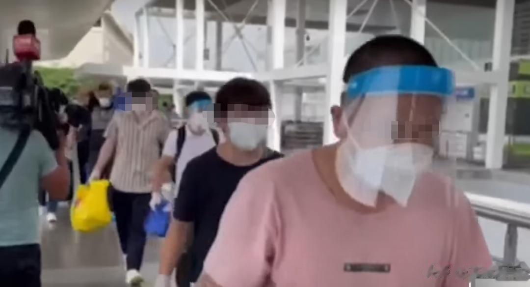 据菲律宾媒体报道，11月1日消息，菲律宾警方10月31日在帕拉纳克市的一次行动中