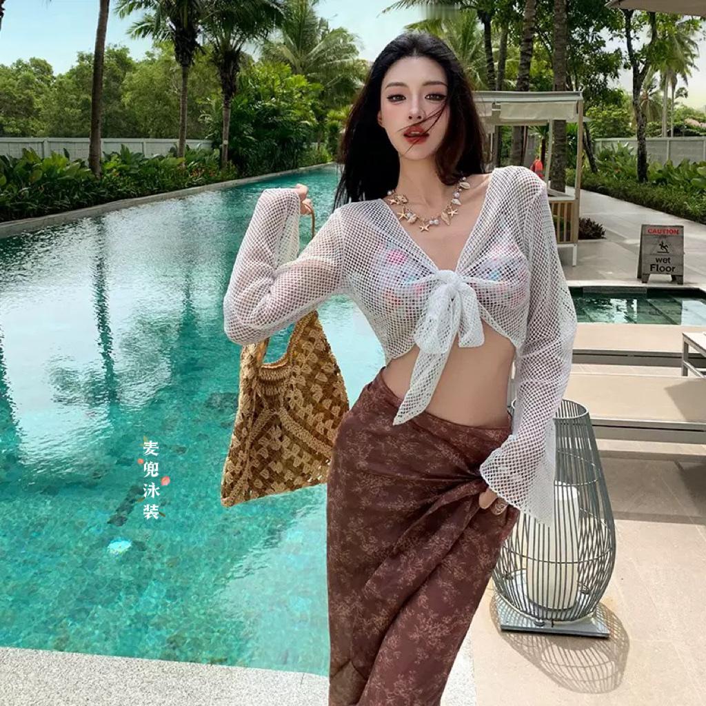 法式浪漫复古风显瘦温泉泳衣👙度假好美呀，穿搭有什么建议?