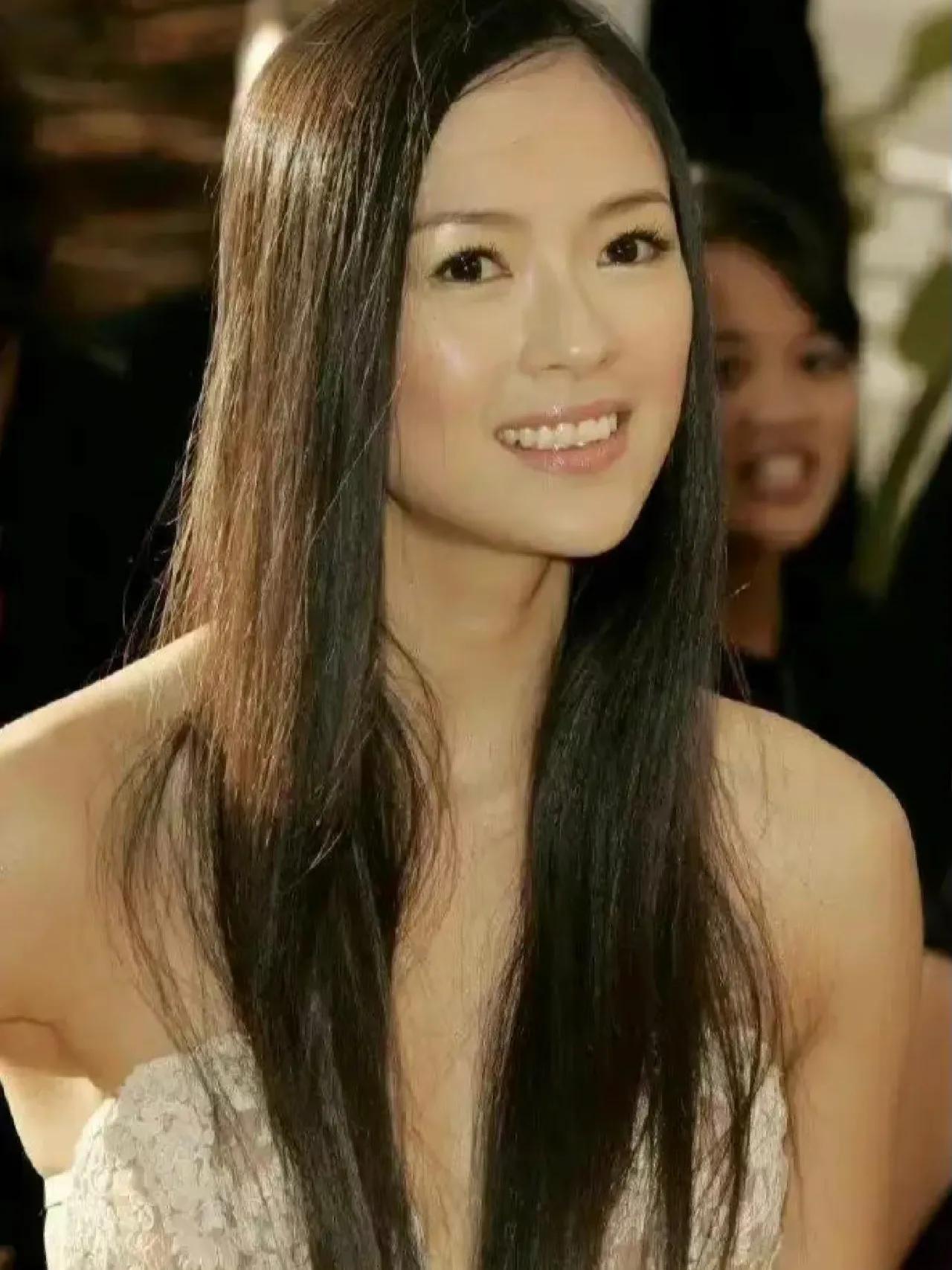 考古章子怡旧照，妥妥的黑长直女神
章子怡旧照，就算是黑长直也可以惊艳奥斯卡！20
