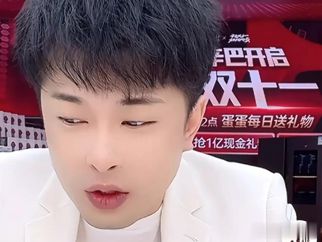 小胖分析在平荣时代，是和辛巴并驾齐驱，如果不限制二驴，谁王谁寇不一定呢

小胖表