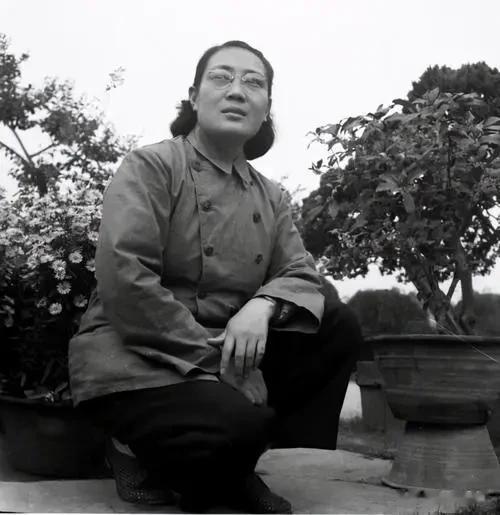 项辉芳是黄永胜将军的妻子，但是