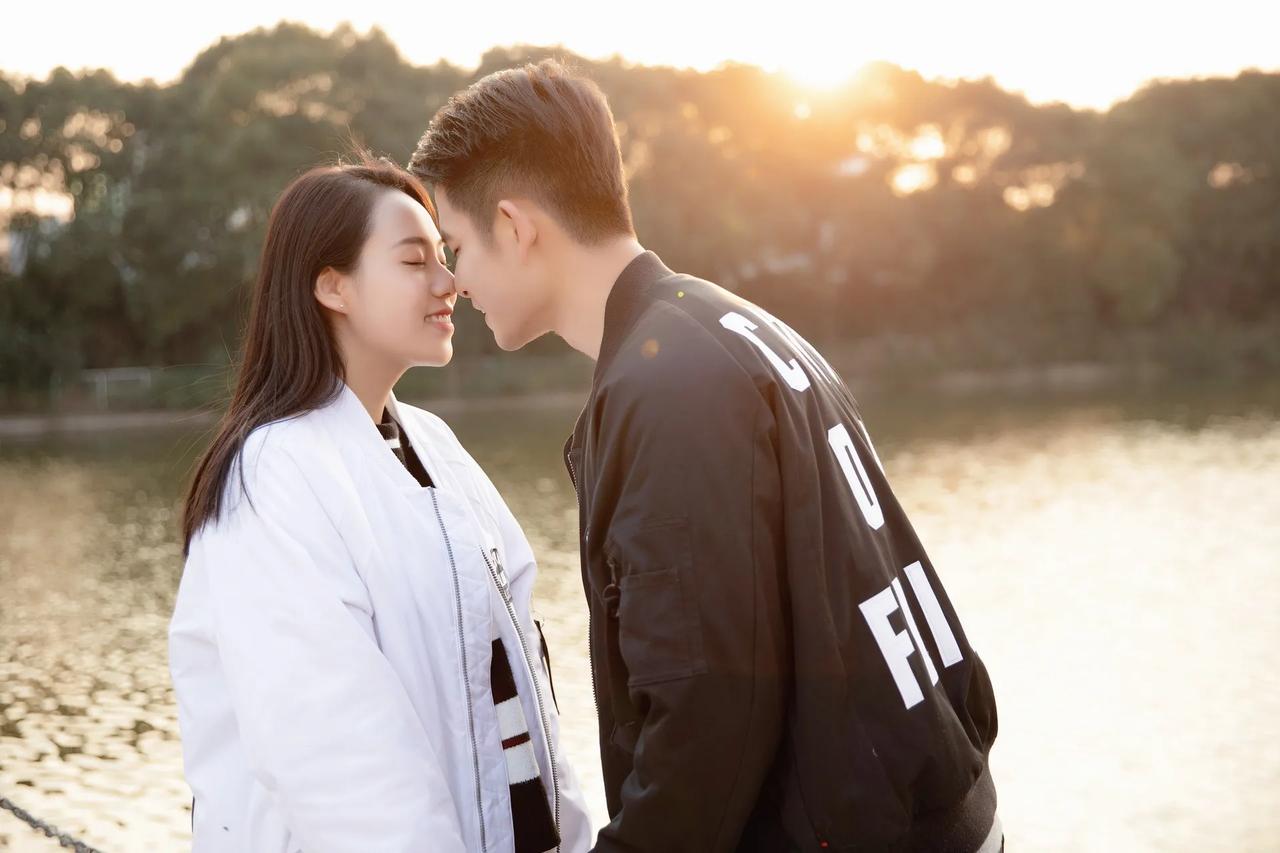 女人什么时候最需要男人？这个问题确实不好回答，因为每个女人都有自己独特的需求和情