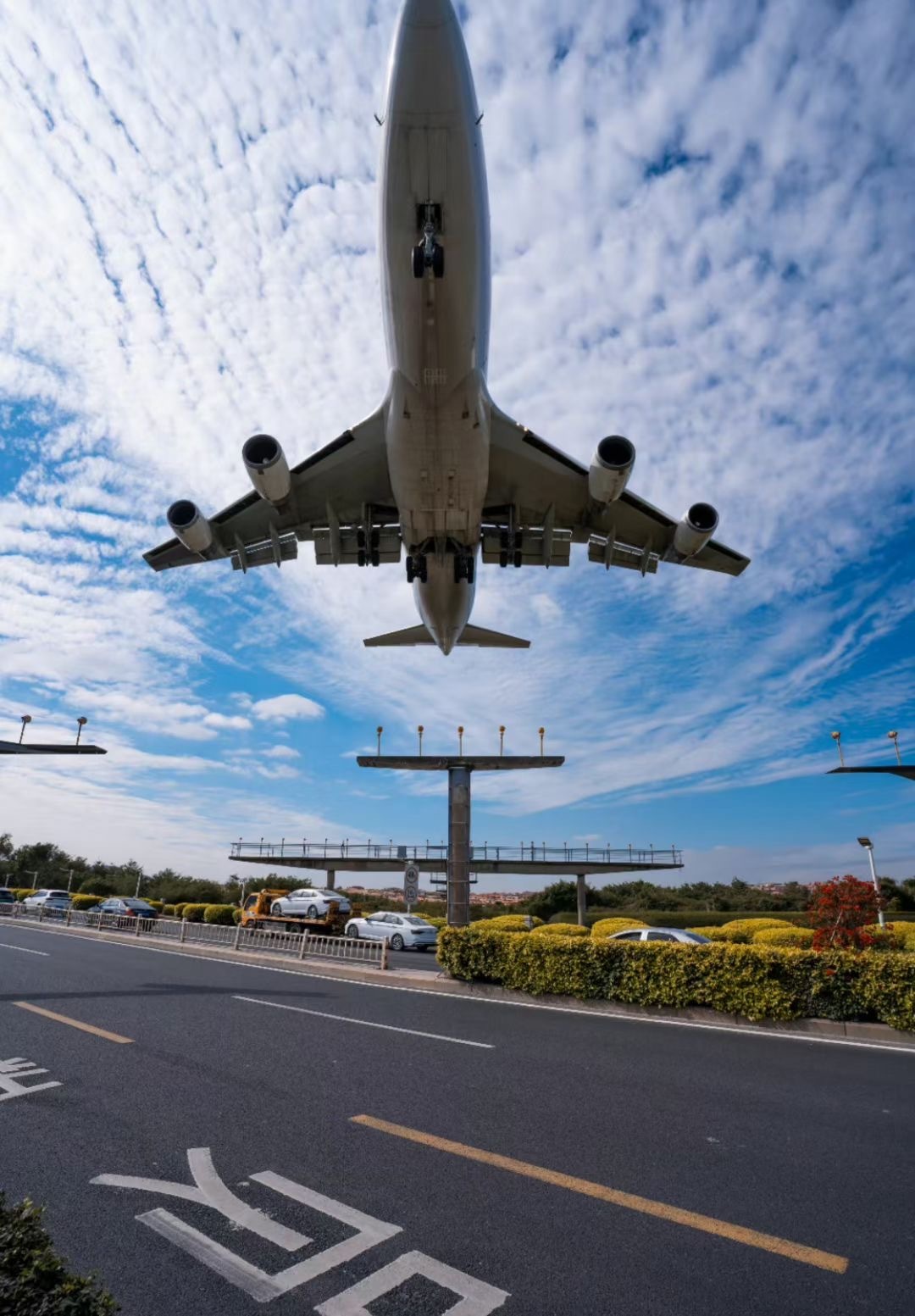 波音 B747飞越嘉禾路 😃