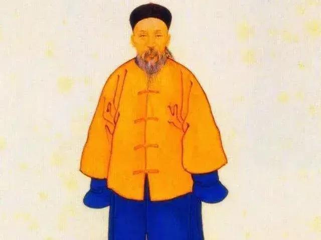 下图穿黄马褂的，家中排行第四，